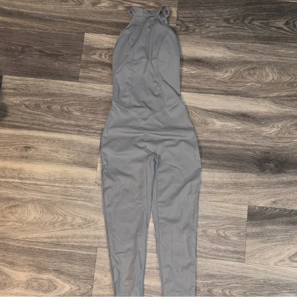 Backless jumpsuit - Picture 2 of 2